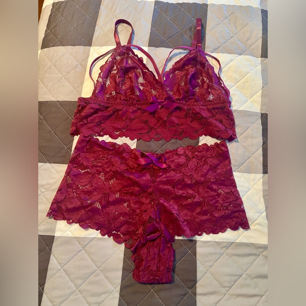 SHEIN Lace Bralette and Panty Set - Deep purple